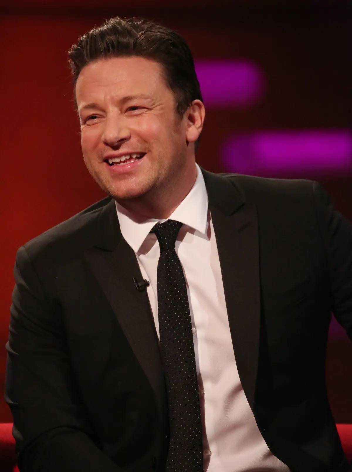 Jamie Oliver Instagram oldalán jelentette be, hogy lányát, Poppy Honey-t eljegyezte párja, Ben Newman