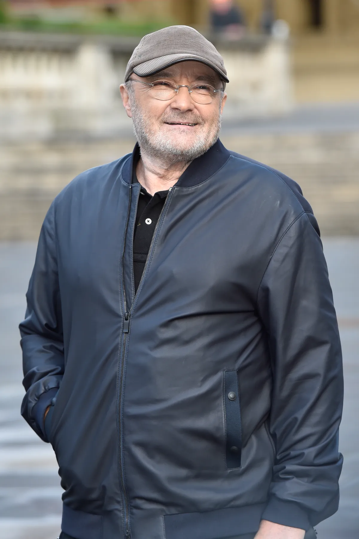 Phil Collins alkoholproblémája miatt életveszélyes állapotba került