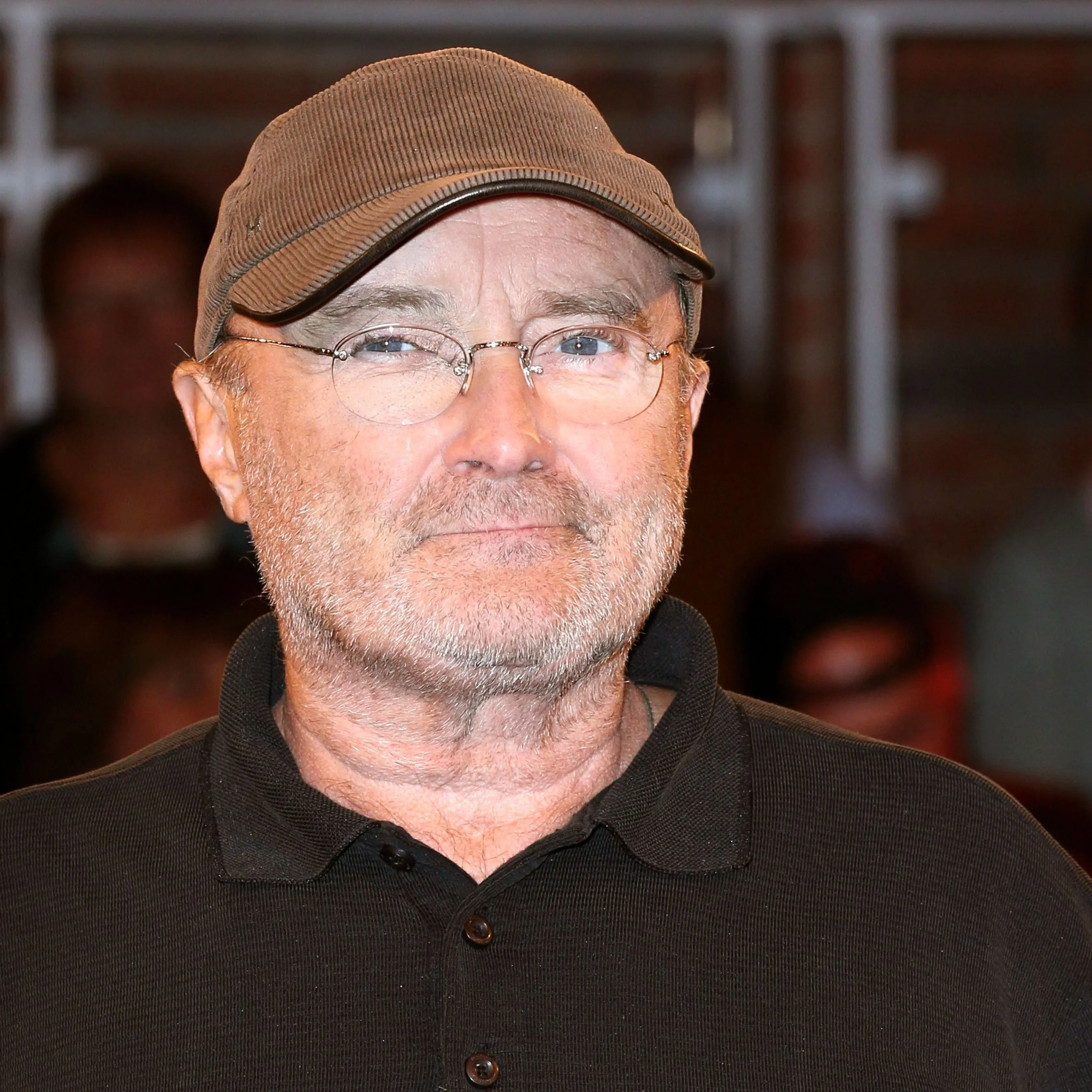 Phil Collins életveszélyes állapotba került alkoholproblémái miatt