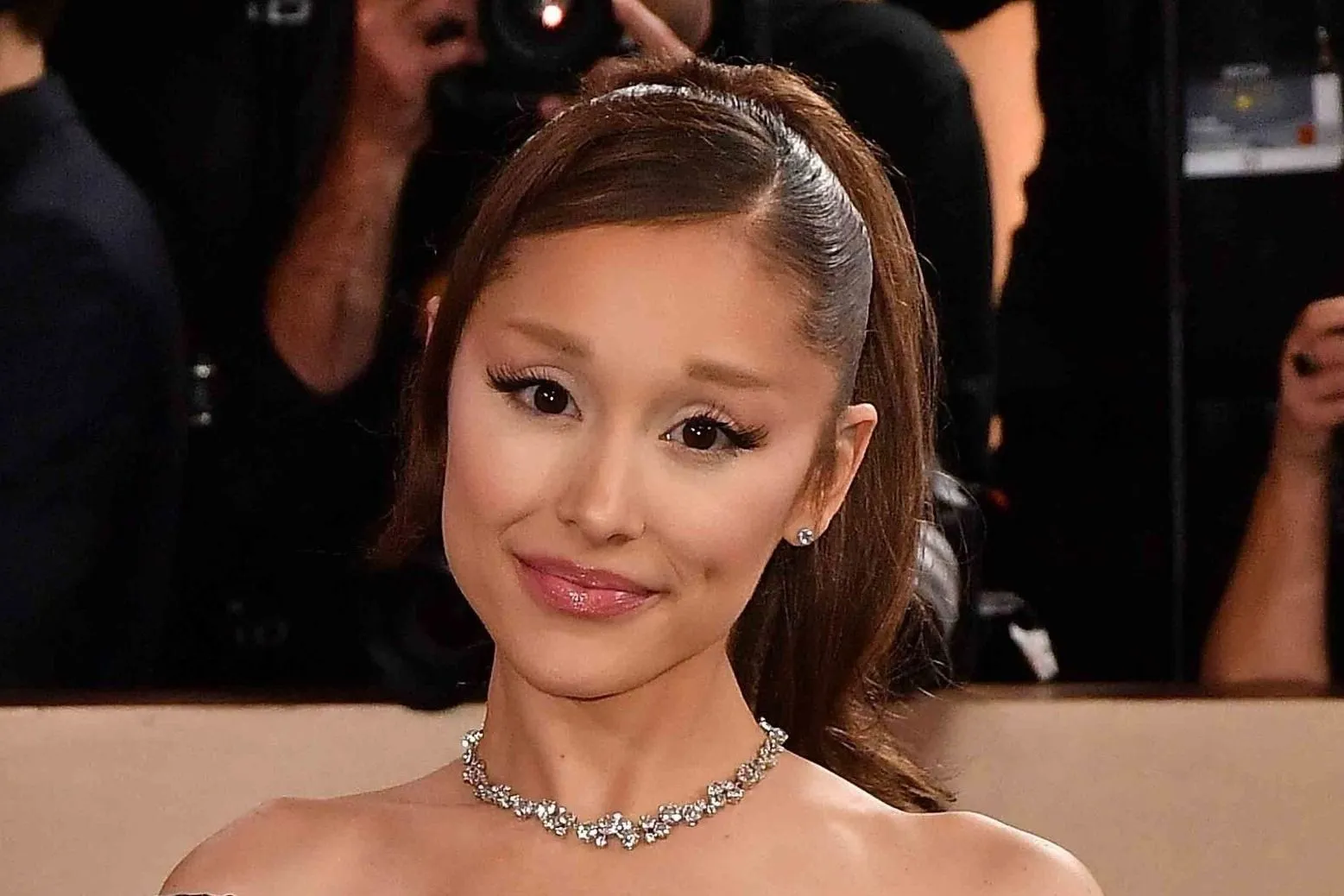 Ariana Grande ezért vonul vissza a nyilvánosságtól