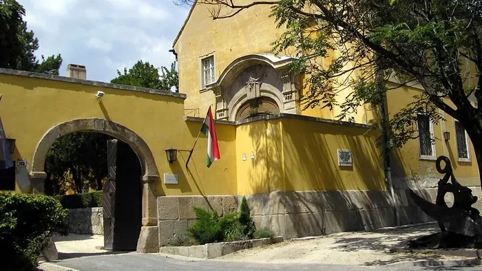 Kastély, kápolna, erdei tanösvény: Budapest rejtett csodái
