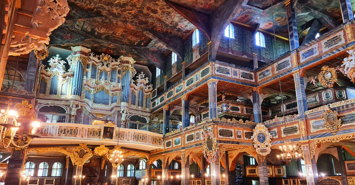 Świdnica Szentháromság-templomának barokk belső díszítése.