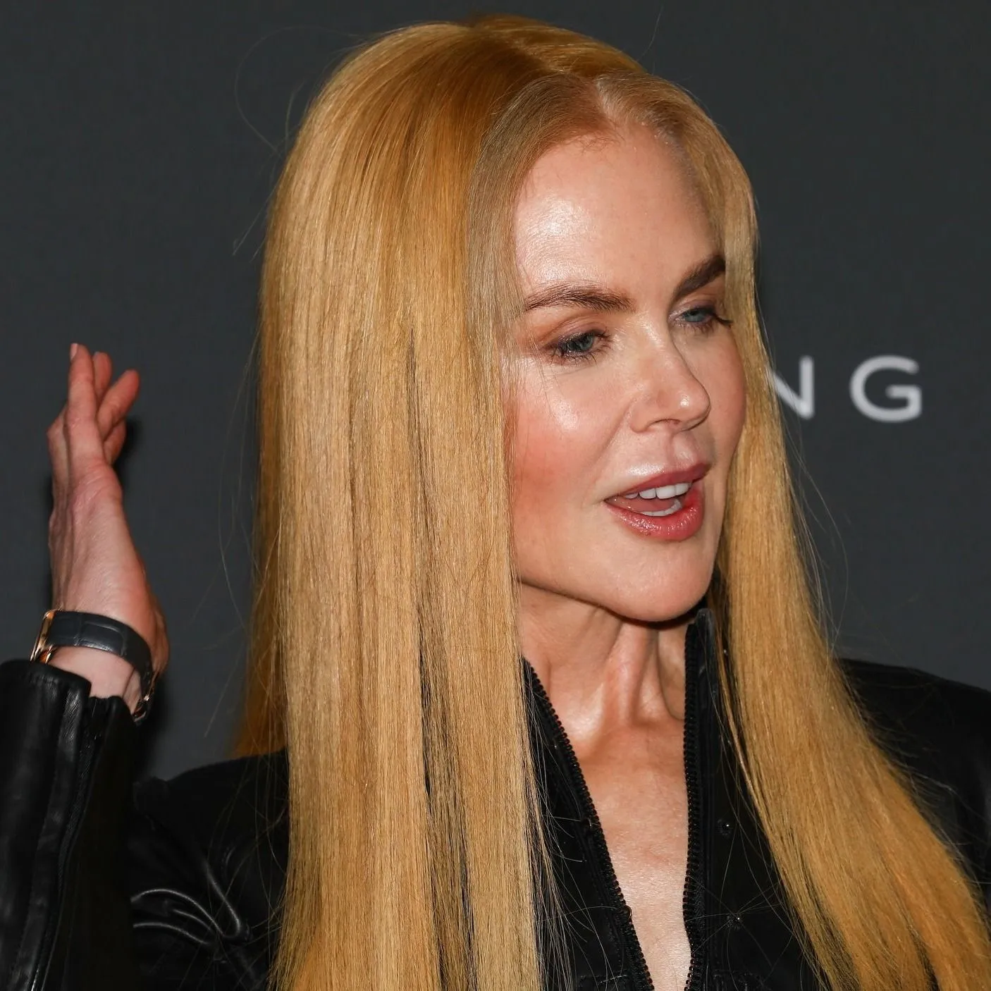 Nicole Kidman mindenkit meglepett: levette a parókáját és saját hajával jelent meg