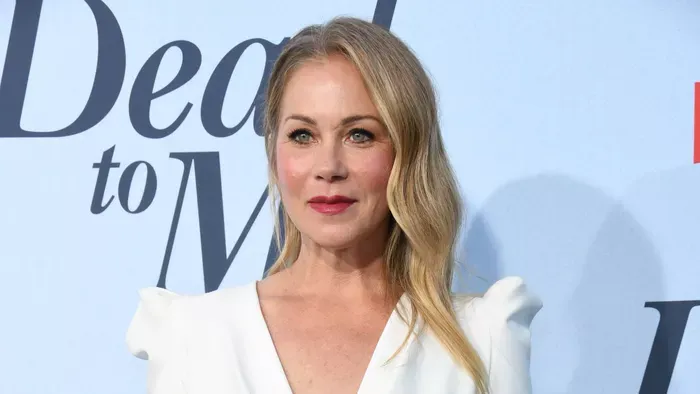 Óriási döntést hozott a gyógyíthatatlan Christina Applegate
