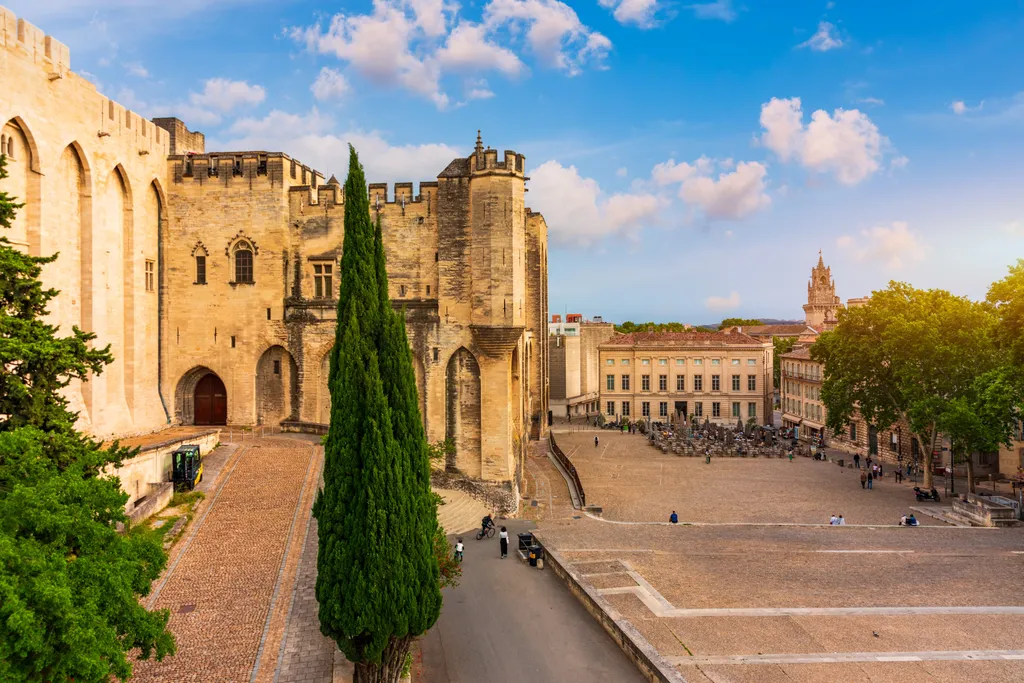 Avignon a XIV. században a katolikus egyház székhelye volt. 