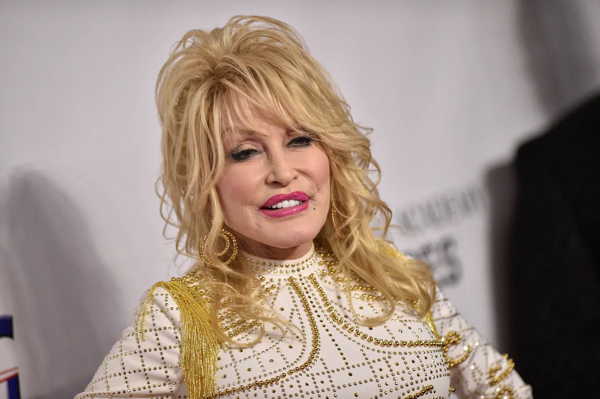 Dolly Parton halála előtt titokban Németországba utazott egy kísérleti kezelés miatt.