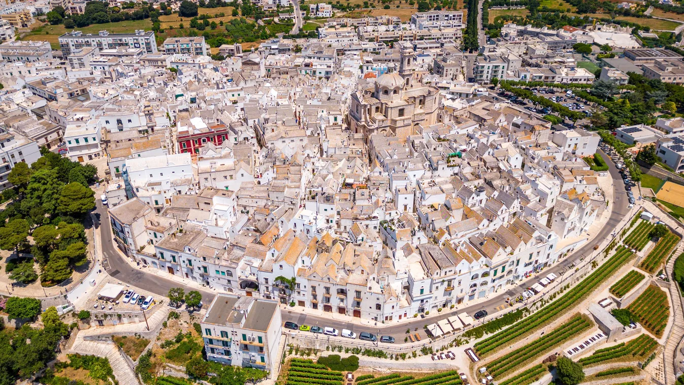 Puglia különleges hangulatú településekkel vár a nyár végén is.