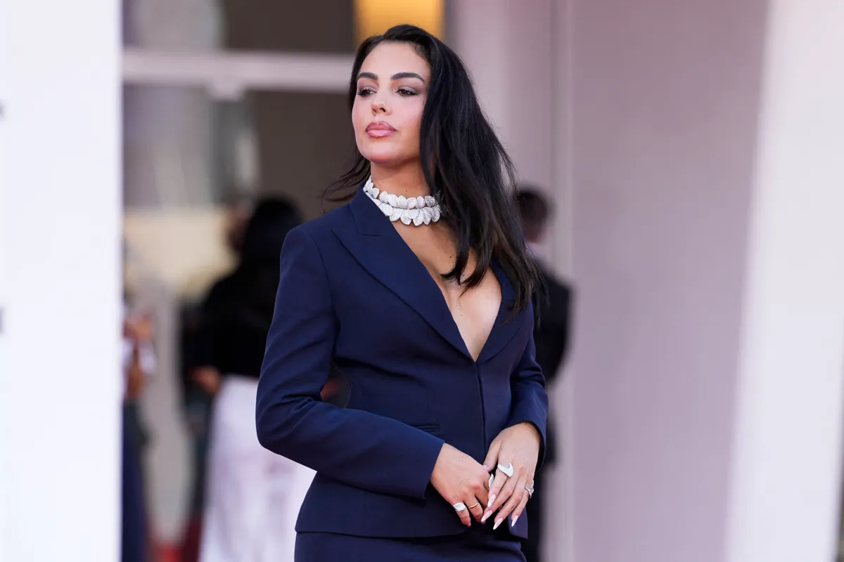 Georgina Rodríguez falatnyi bőrszoknyában hódított