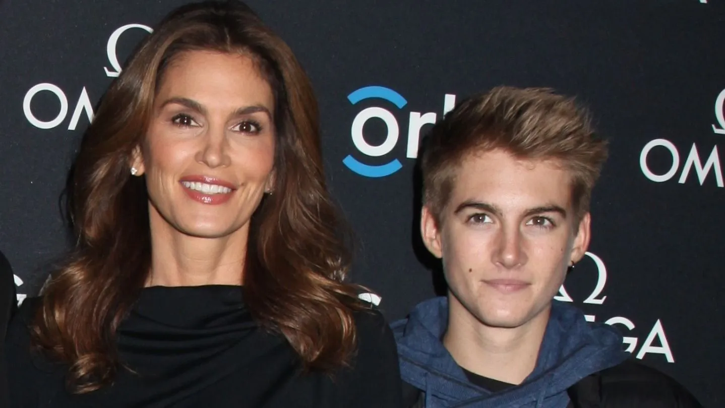Cindy Crawford vigasztalhatatlan fia tragikus halála miatt
