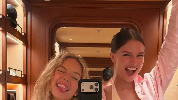 Formás idomait szinte minden fotóján előszeretettel megmutatja
