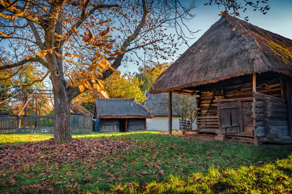 Szép őszi kép a Vasi Skanzen szabadtéri néprajzi múzeumáról.