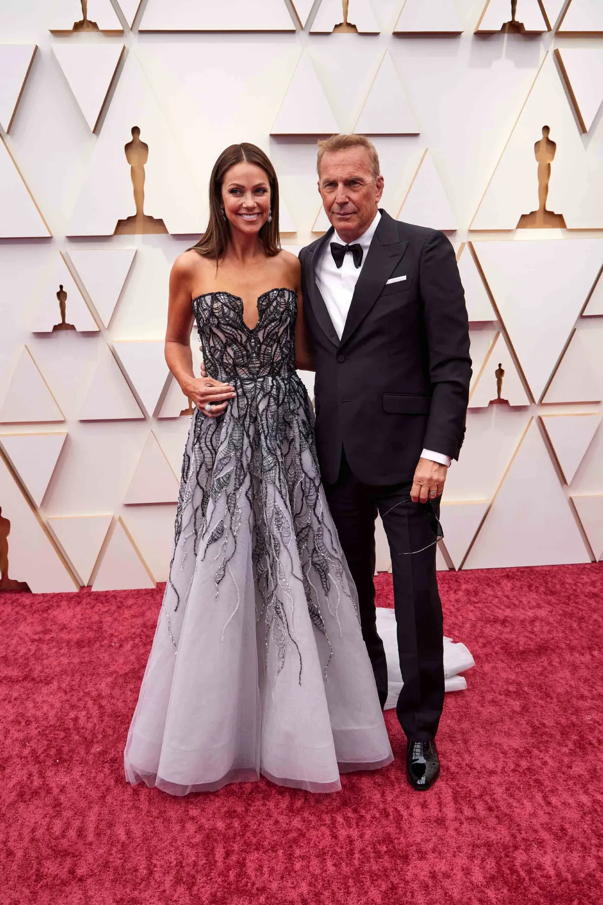 Kevin Costner és Christine Baumgartner 18 évnyi házasság után szakított.