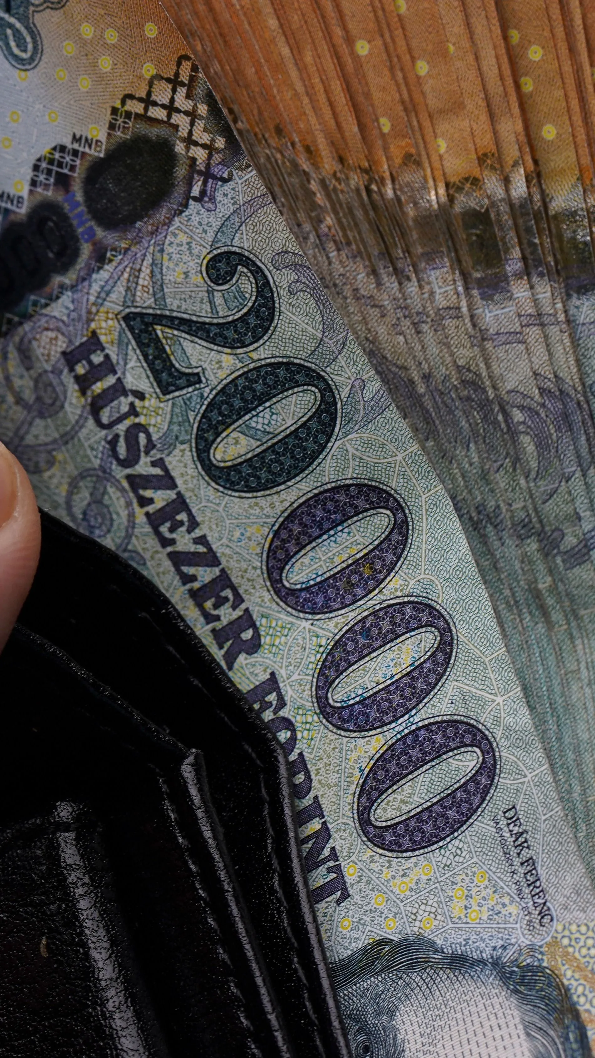 Pénz miatt akarta megölni volt kolléganője a nőt