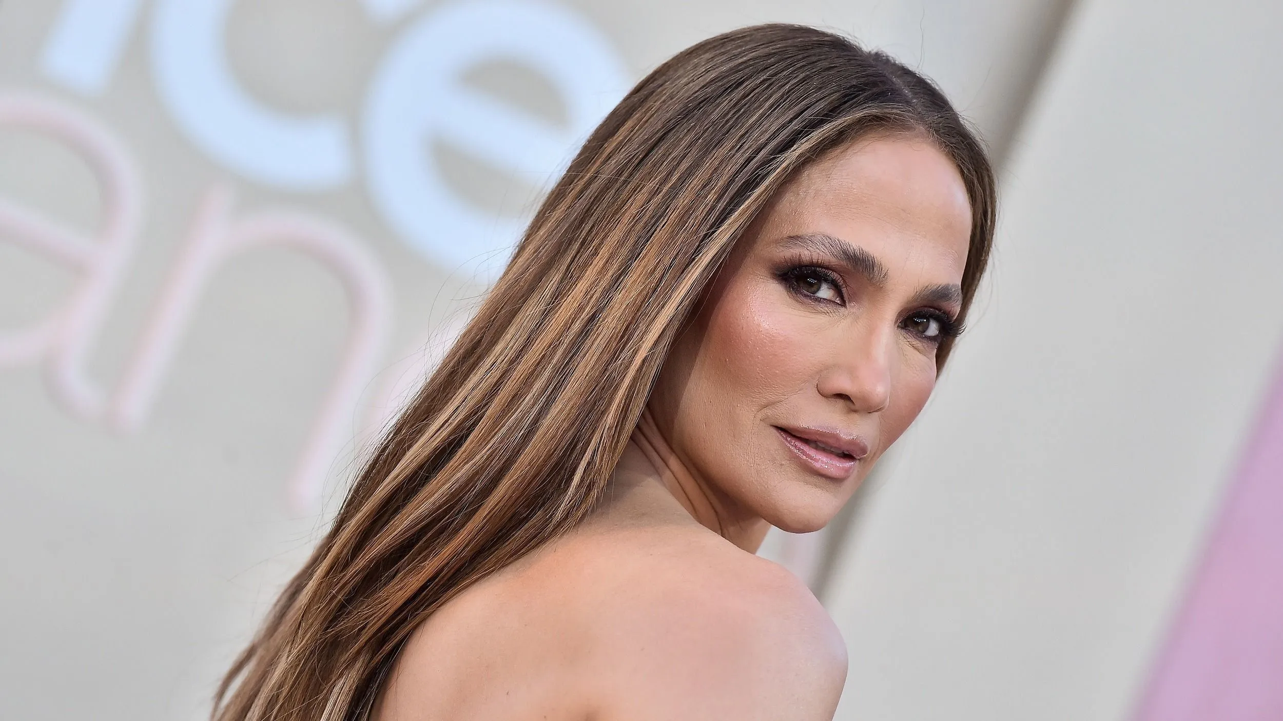 Jennifer Lopez ezzel a sármos pasival randizik