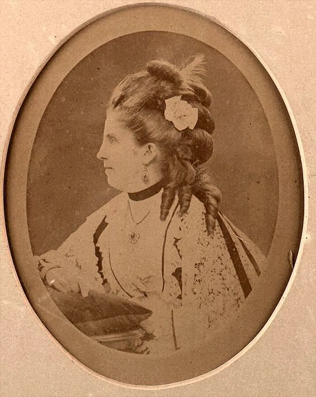 Isabella Eugénie Boyer (1841-1904) Isaac Merritt Singer varrógép feltaláló felesége, aki állítólag a Szabadság-szobor modelljeként szolgált.