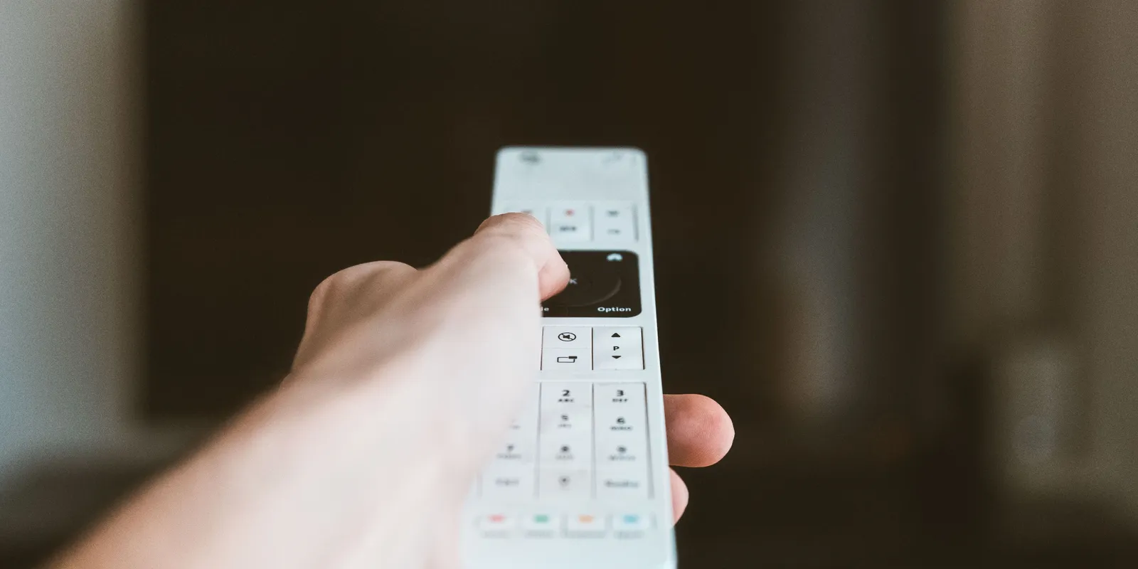 "A meztelen melleimet az arcába nyomom és könyörgök, hogy legyen rossz fiú - erre ő csak tévézni akar"