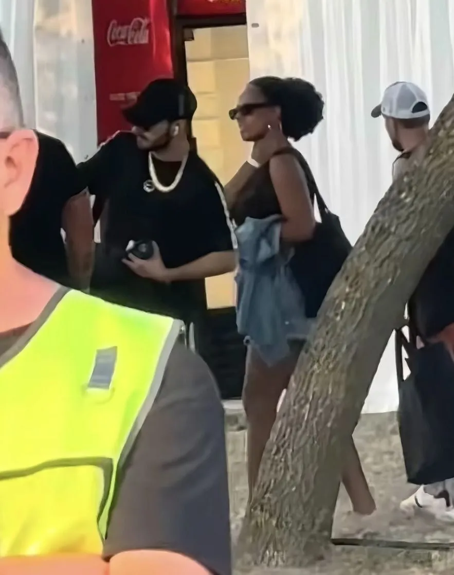 Azahriah többször is Palmira mellett mutatkozott.