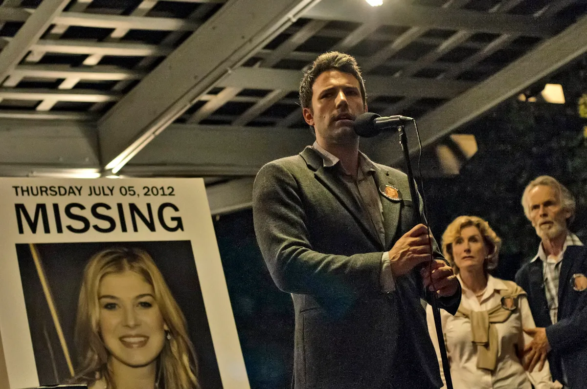 Ben Affleck a Holtodiglan zuhanyzós jeleneténél nem viselt protézist, teljesen meztelen volt