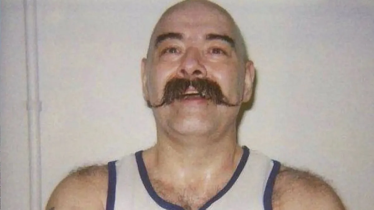 Charles Bronson több mint 50 éve ül brit börtönben, most ismét szabadulni próbál. Egy bennfentes szerint azonban egészen más lehet a valódi célja.