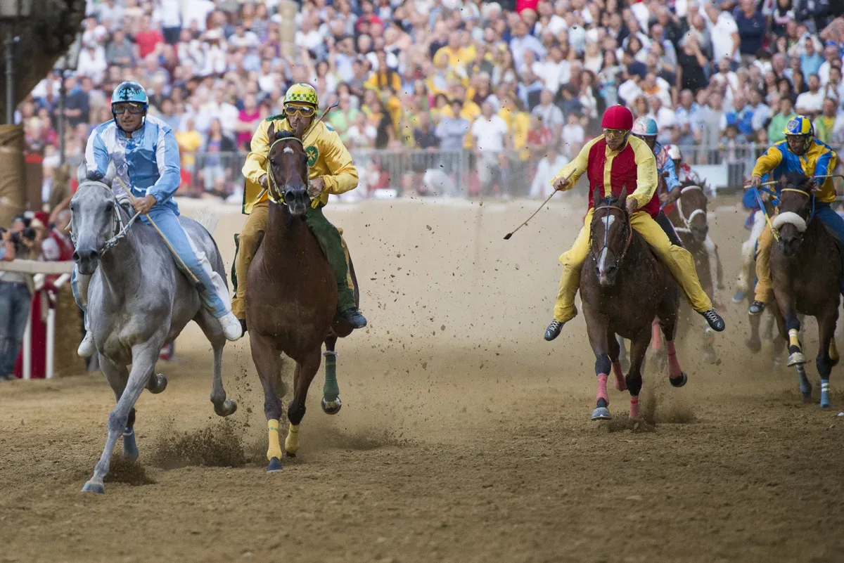 Asti középkori lóversenye, a Palio.
