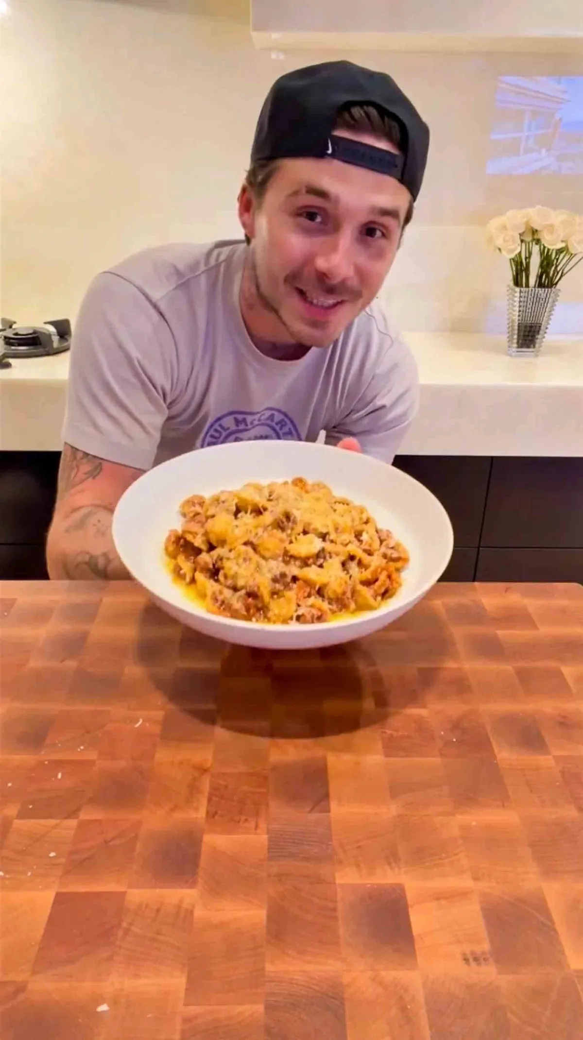Brooklyn Beckham gyakran tölt fel a netre recept videókat, ám ezekre rendszeresen megkapja a negatív kritikát.
