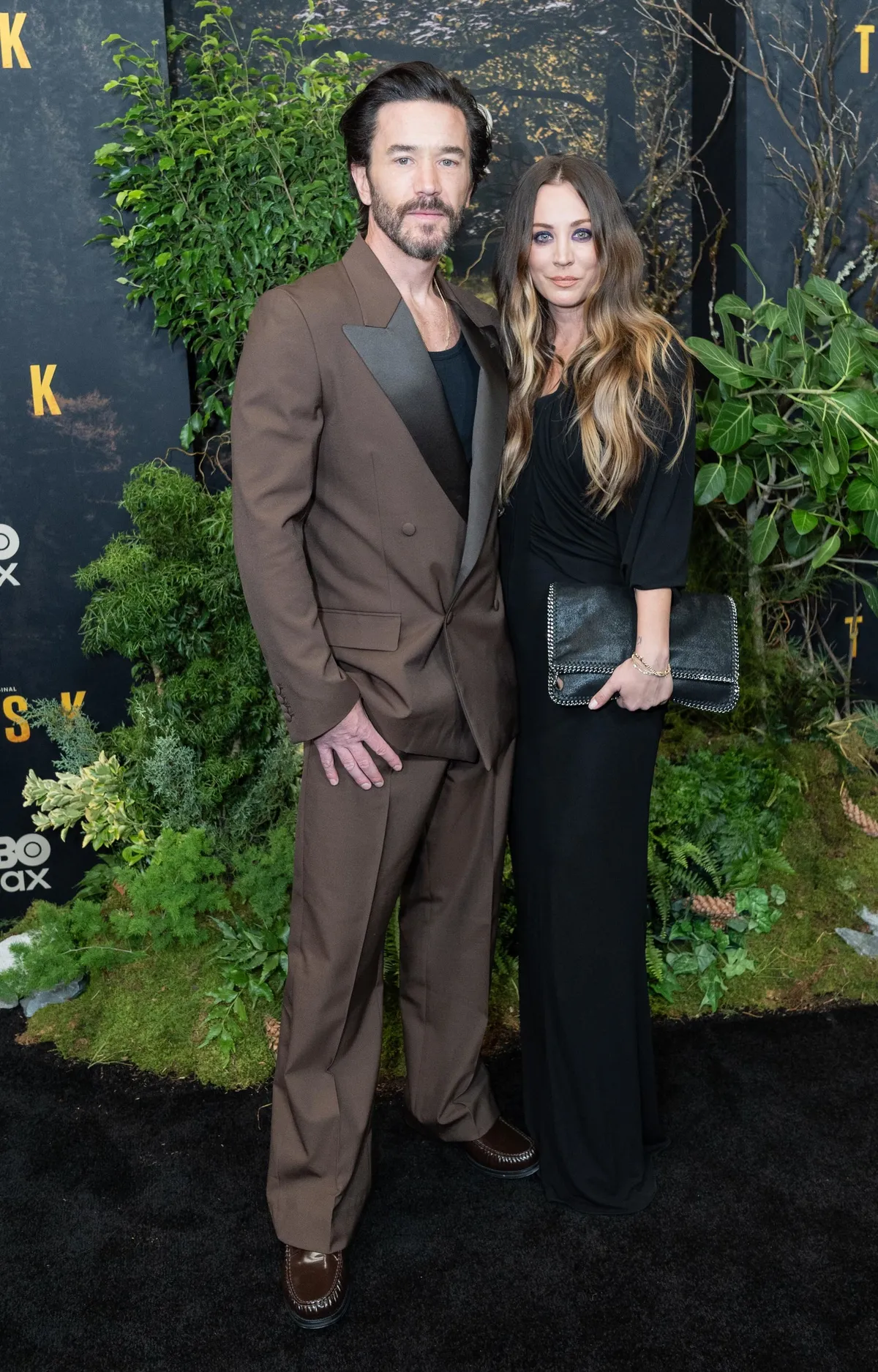 Kaley Cuoco és Tom Pelphrey 2022 óta alkotnak egy párt.