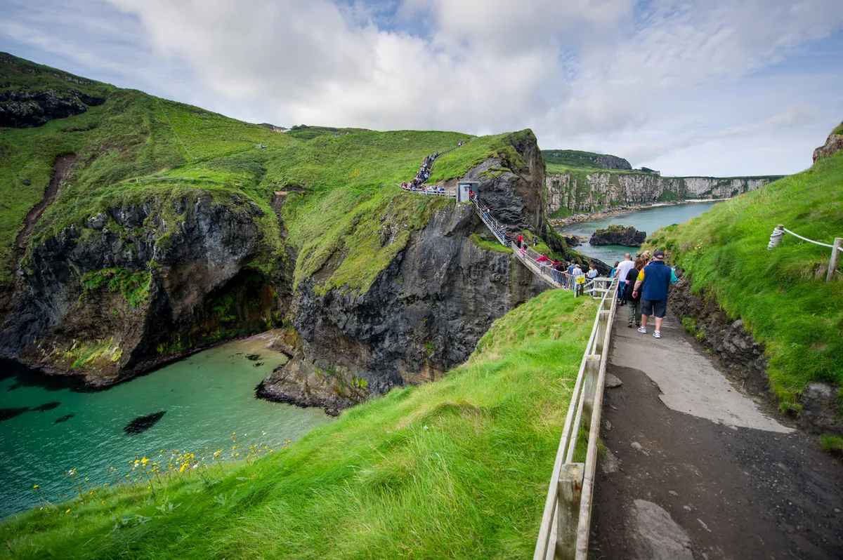 A Carrick-a-Rede kötélhíd Észak-Írországban