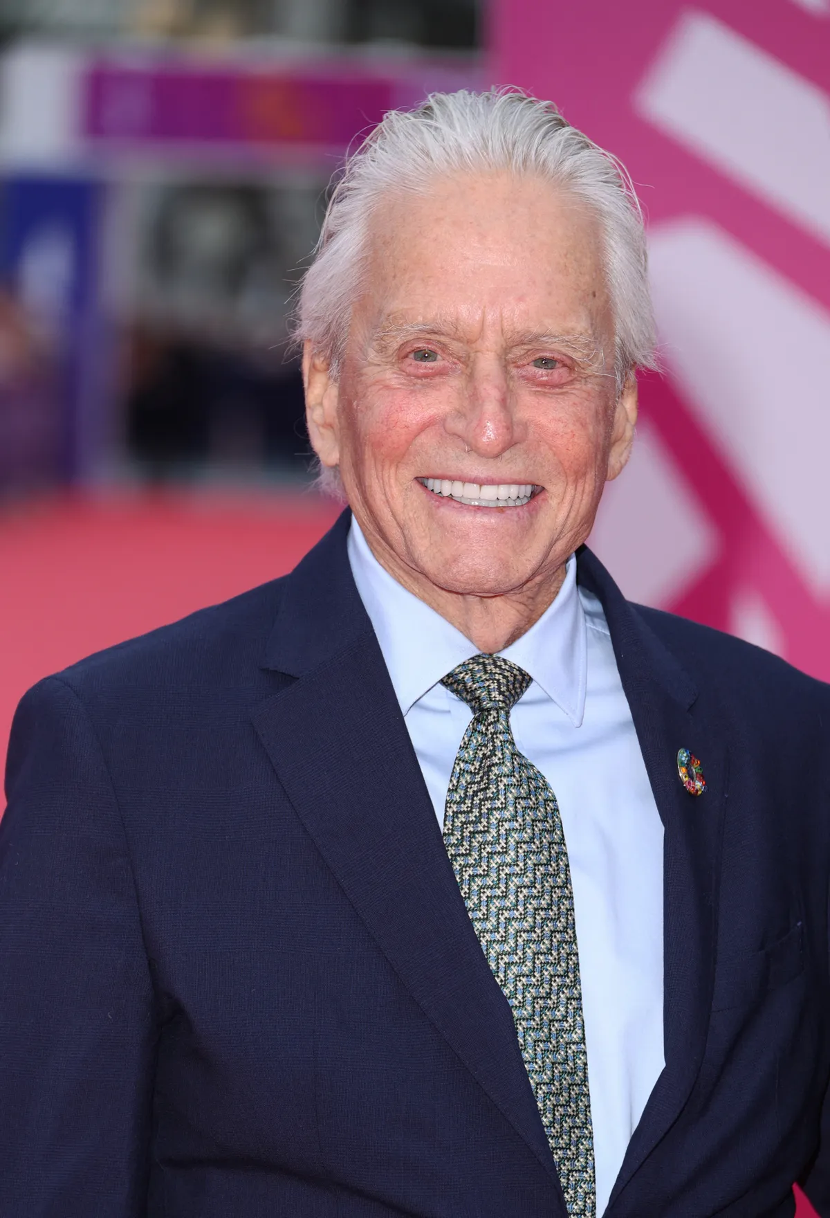 Michael Douglas szexfüggőségéről szóló pletykákat is tisztázta memoárjában 
