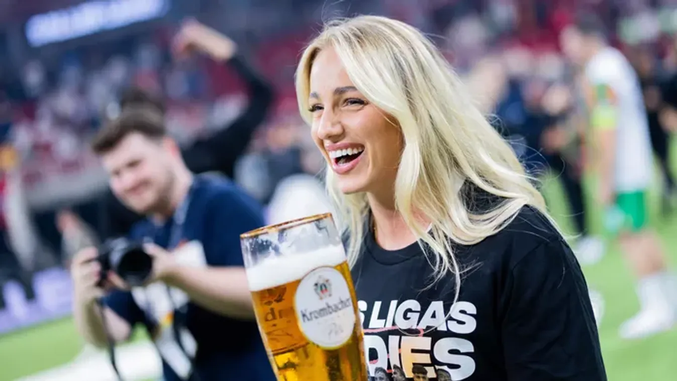 Túl szexi ruhában villantott a világ legszebb focistanője