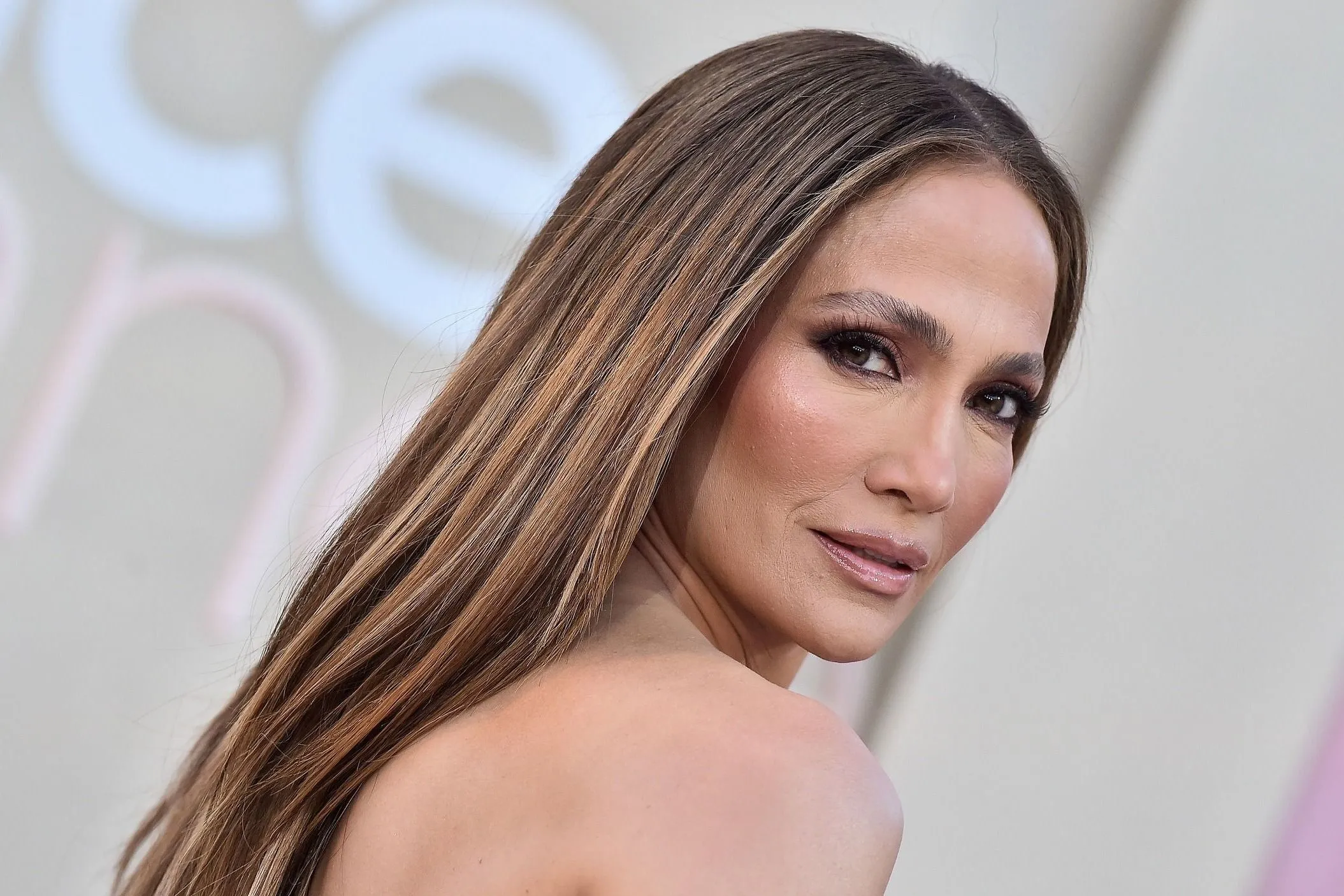 Jennifer Lopez ezzel a sármos pasival randizik