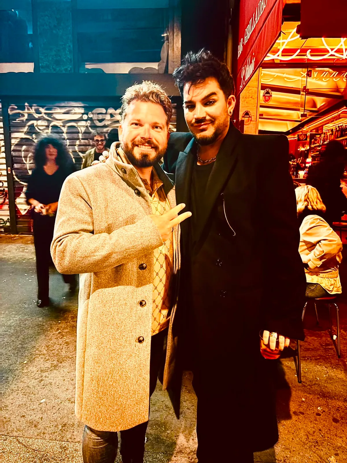 Adam Lambert igent mondott Nay Szilárd meghívására.