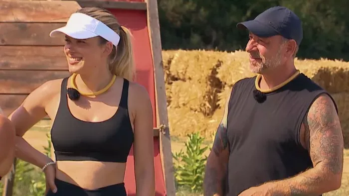 Simor Olivér és Kenéz Nóra együtt állt az állatok mellé