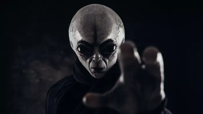 Megjárta a Holdat – hátborzongató dolgot állít az UFO-król